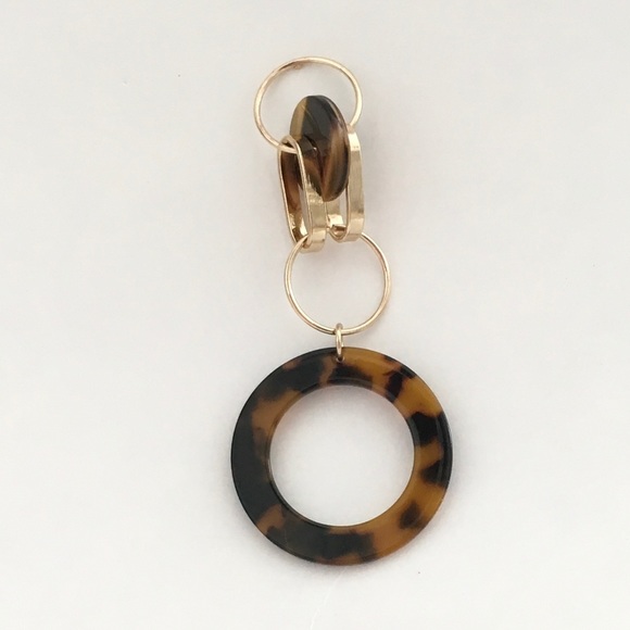 LAST 1! CHLOE RESIN LINKED DROP EARRINGS - Picture 4 of 4